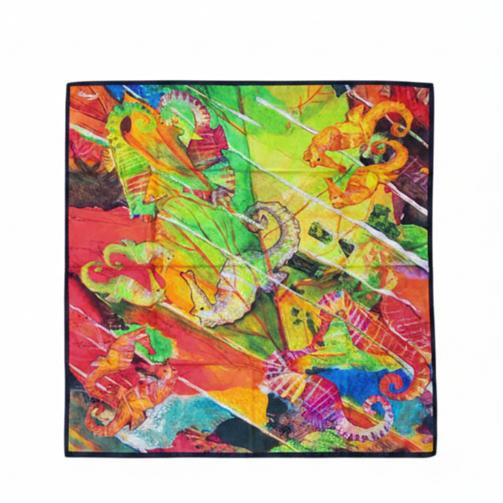 Foulard Hippocampes à plat – fond blanc